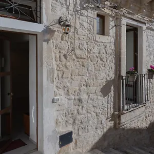 https://la-lanterna-modica.sicilyhotelsitaly.net