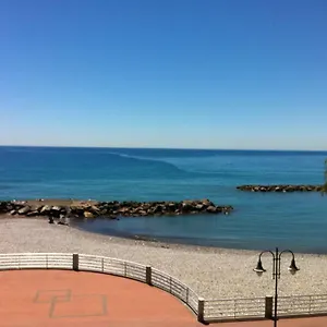 https://la-casa-di-marco.hotelitalianriviera.com